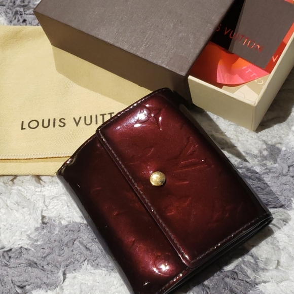 Authentic Louis Vuitton Vernis tri-fold wallet - Picture 1 of 8